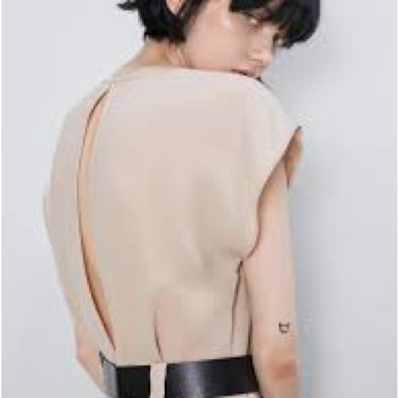 Cream Short Set - Picture 6 of 9